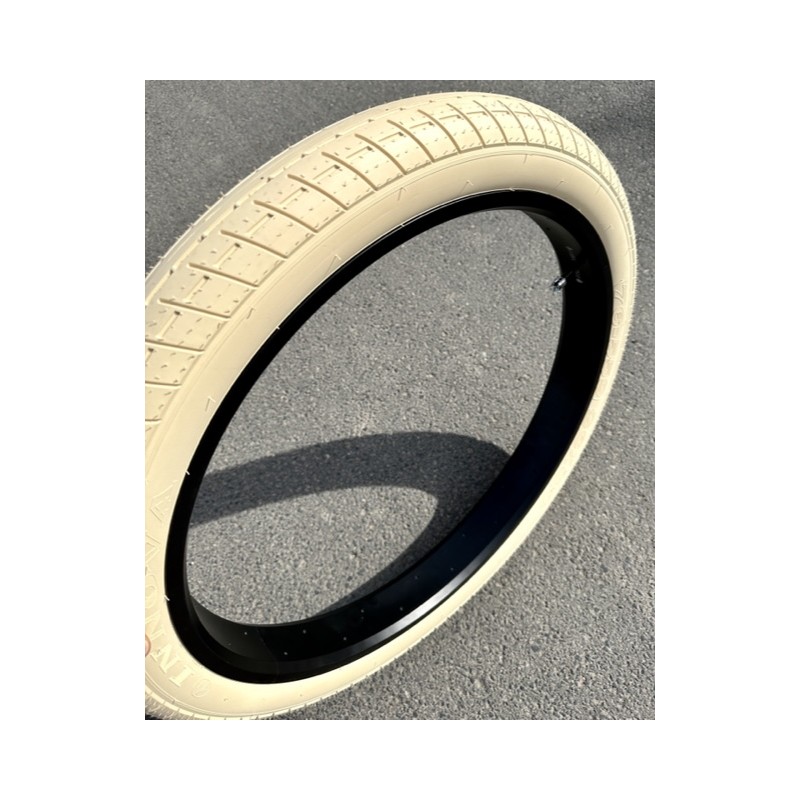 Pneu vélo Ruffer Tire V2 26 x 3.00 Flanc Orange Ruff Cycles