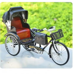 Maquette Vélo Rickshaw Vintage de bureau à monter soi-même. Modèle Noir