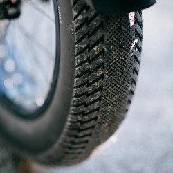 Pneu FAT BIKE 20 x 4.00 Noir 102-406 STREET FIGHTR VAE E-BIKE 50 KM/H