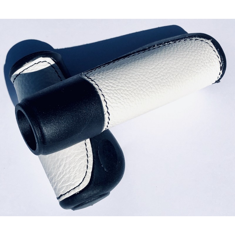Poignées Ergonomiques Clarks 130mm avec Bouchons Noir pas cher