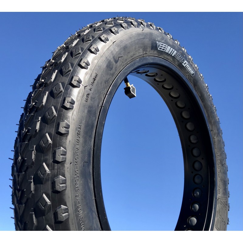 CST Pneu vtt 24 x 4.00 bft fat noir (100-507) tr – 2024 à 30 € en ligne